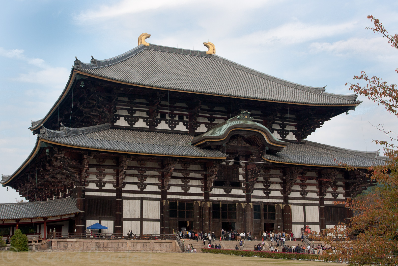 Todai-ji fondé en 752.