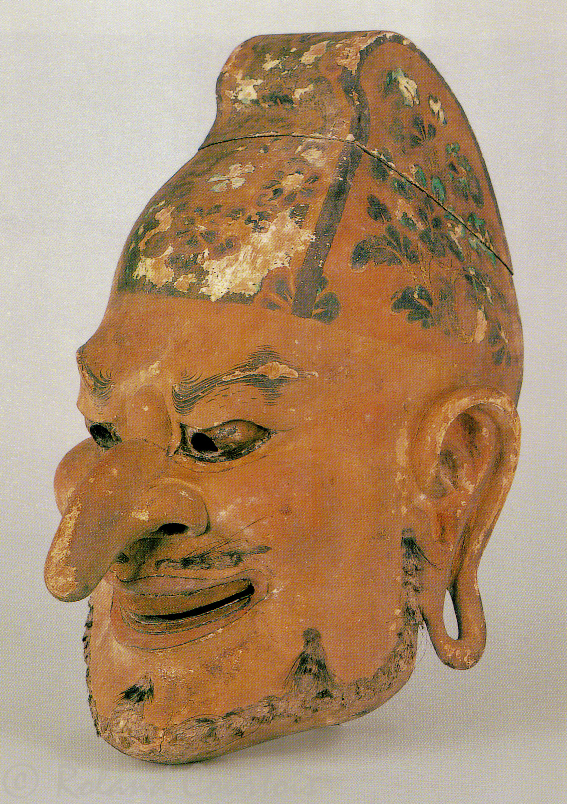 Exposition du trésor Shoso-in au Musée National de Nara. Gigaku, masque de Suiko-ô.
