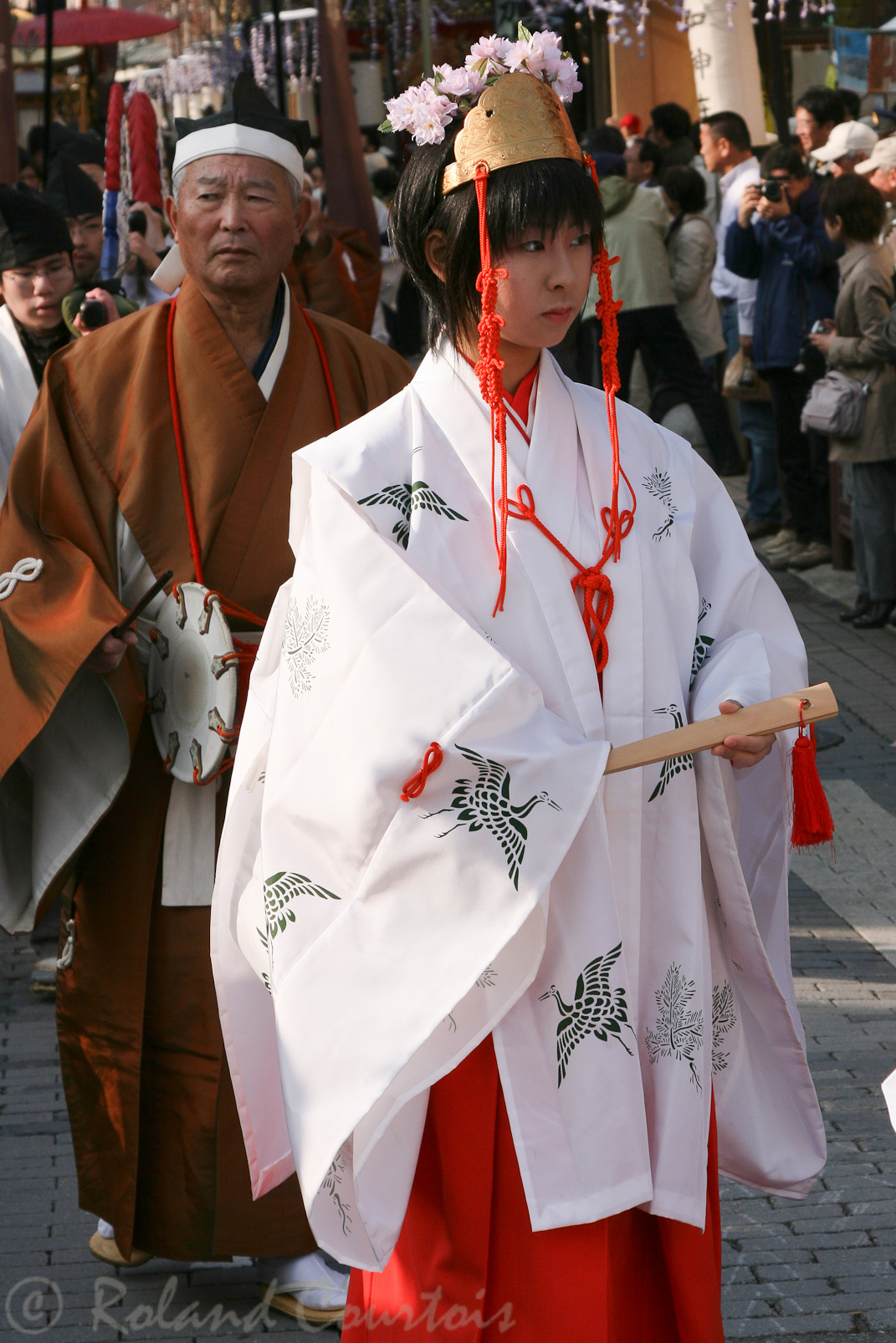 Défilé de gardes habillés en costume traditionnel de la période Edo.