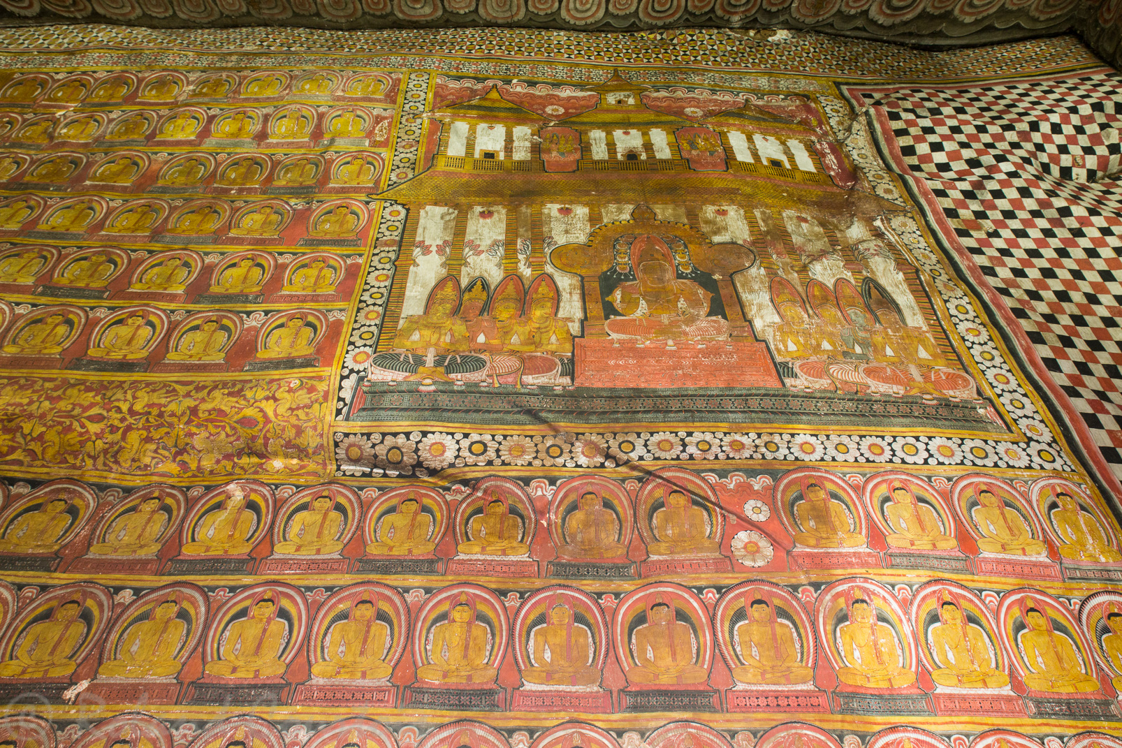 Grottes de Dambulla. La décoration date du XVIIIème siècle.