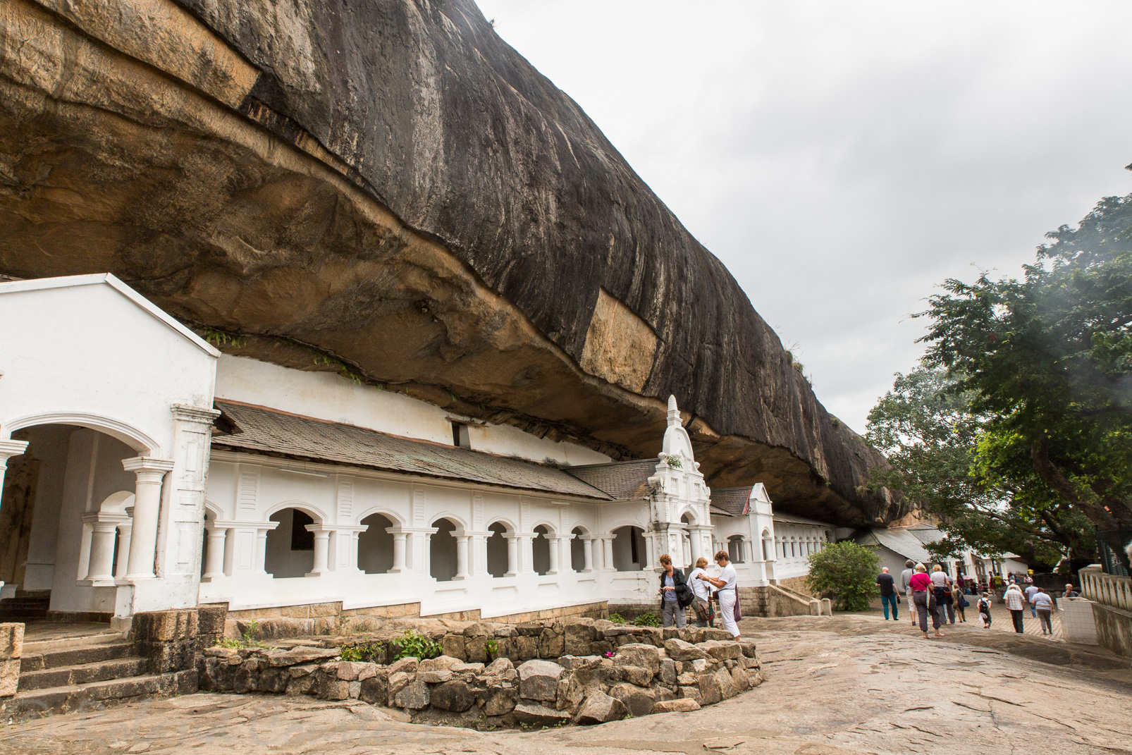 Grottes de Dambulla. cet ensemble abrite 5 temples rupestres.