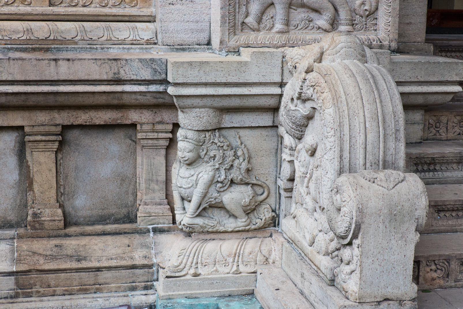 A côté du Temple de la Dent. l'ancien Palais Royal, transformé en musée