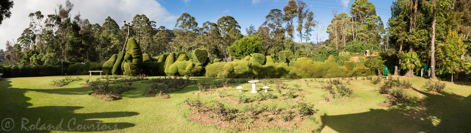 Hôtel San Andrews. Le jardin, avec ses pelouses en terrasse et ses meubles en fer forgé, est idéal pour le thé de l’après-midi.