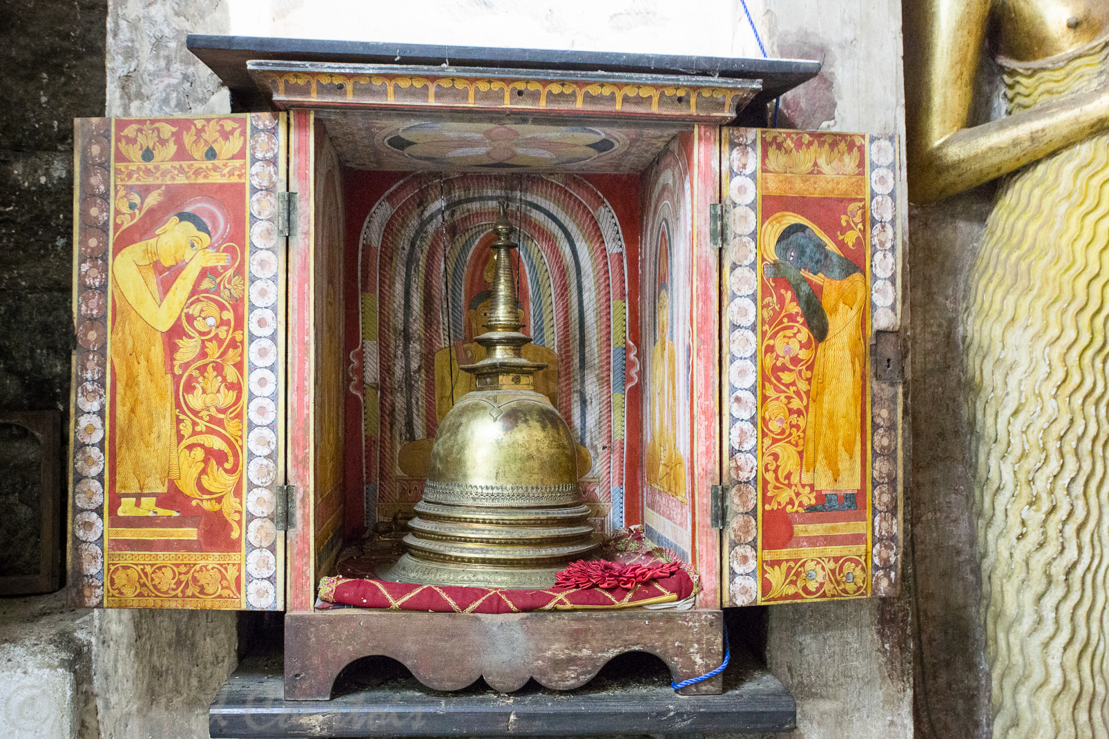 Temple Gadaladeniya.