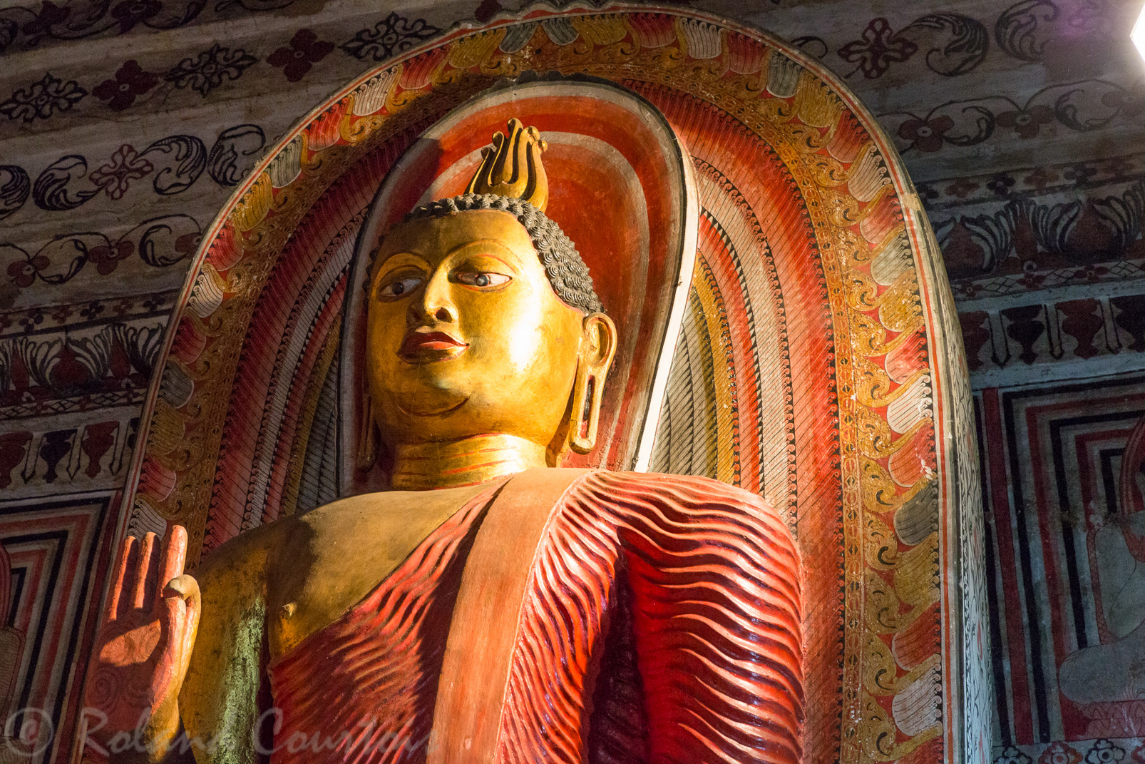 Le Lankatilake associe au culte du Bouddha celui des divinités hindouistes.