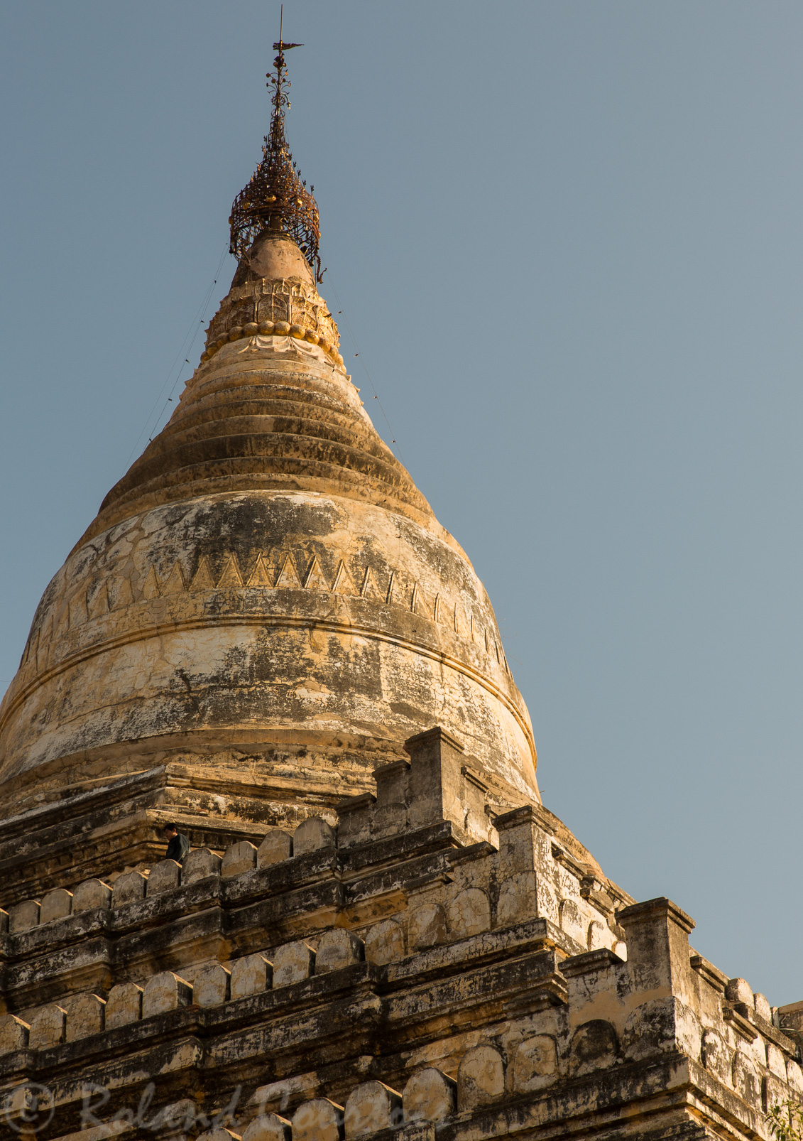 Le stupa en forme de cloche de la pagode Shwehsandaw.