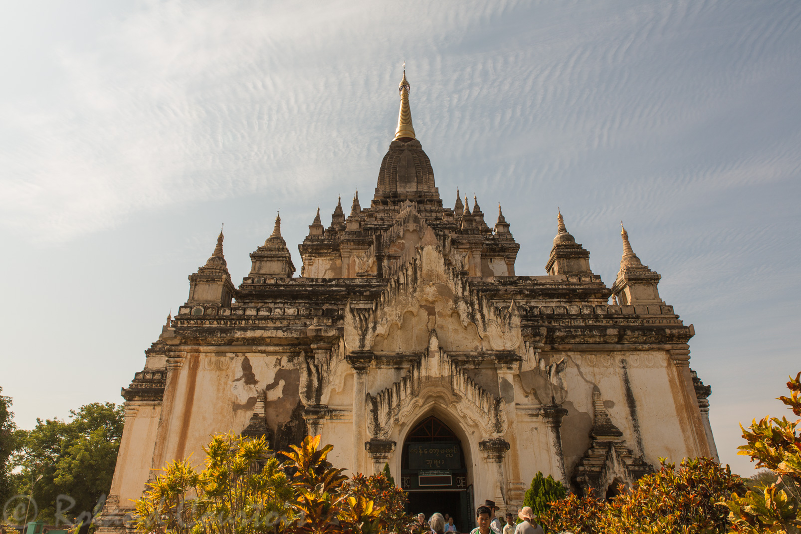Temple Gawdaw-Palin l'un des plus grand du site Bagan, 65 m. Il se compose de deux étages et de nombreuses terrasses.