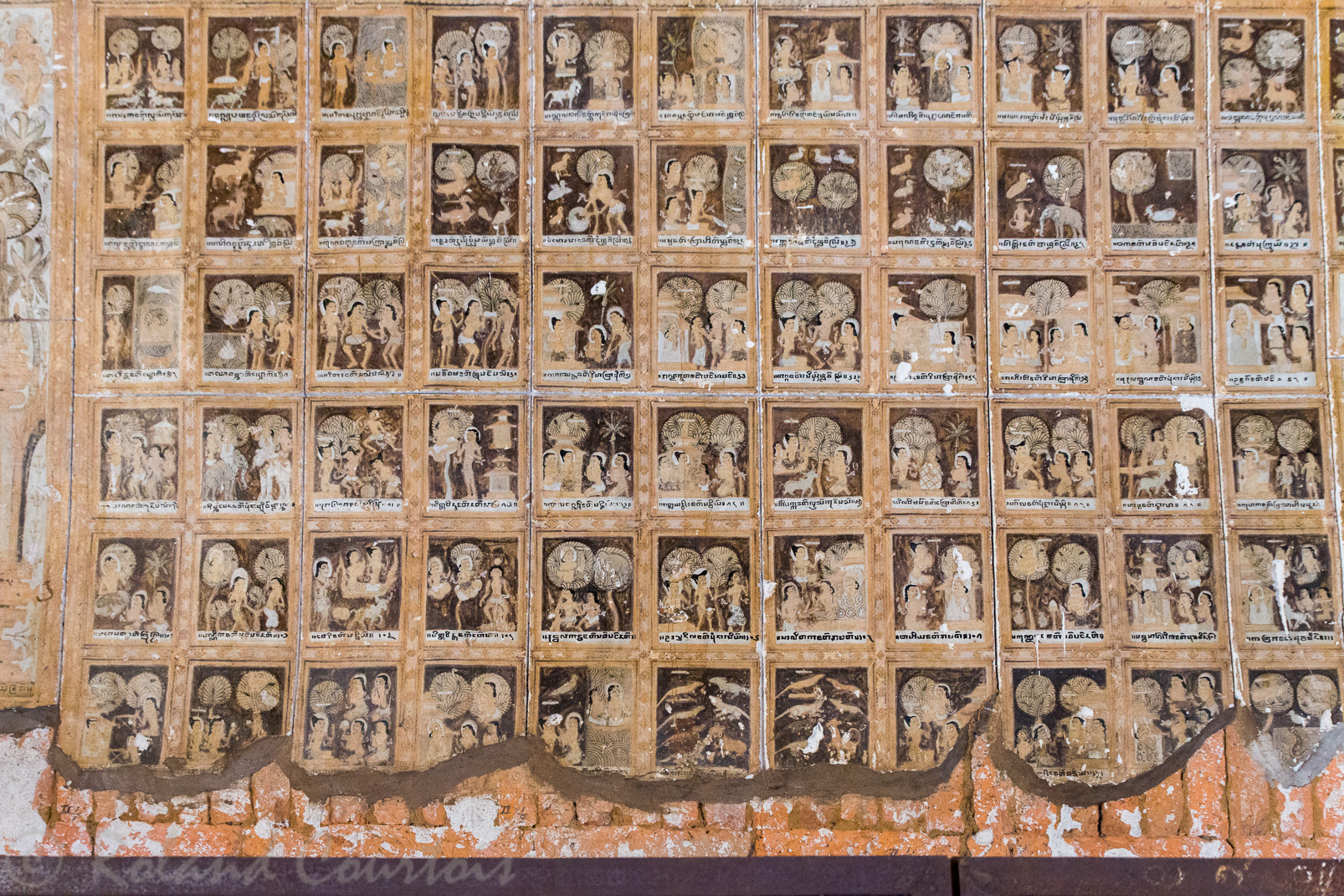 Temple Gubyauk-Gyi. Sur les murs latéraux, on peut admirer les peintures de Jatakas les mieux conservées de Bagan.