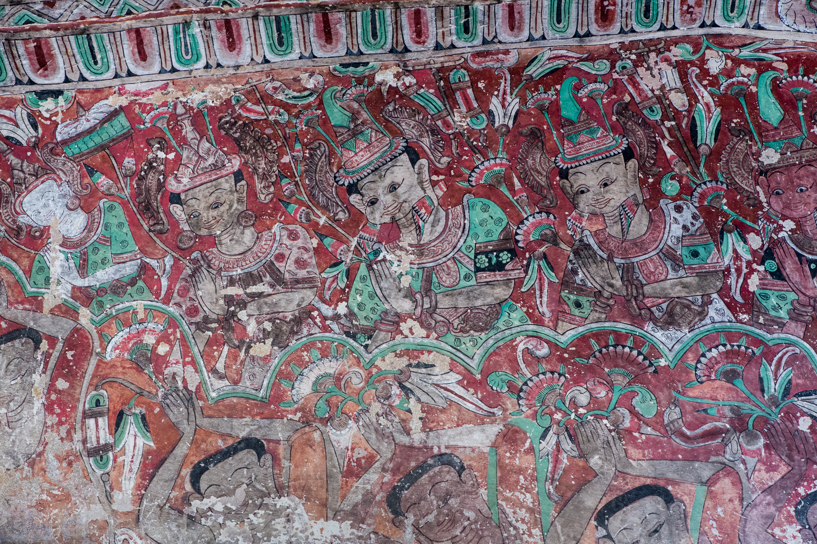 Les grottes de Hpowintaung contiennent  de magnifiques peintures, du XIVe au XVIIe siècle. De style Nyaung-yan, on n’en voit nulle part ailleurs. Elles présentent des scènes royales ou liées au Bouddhisme.