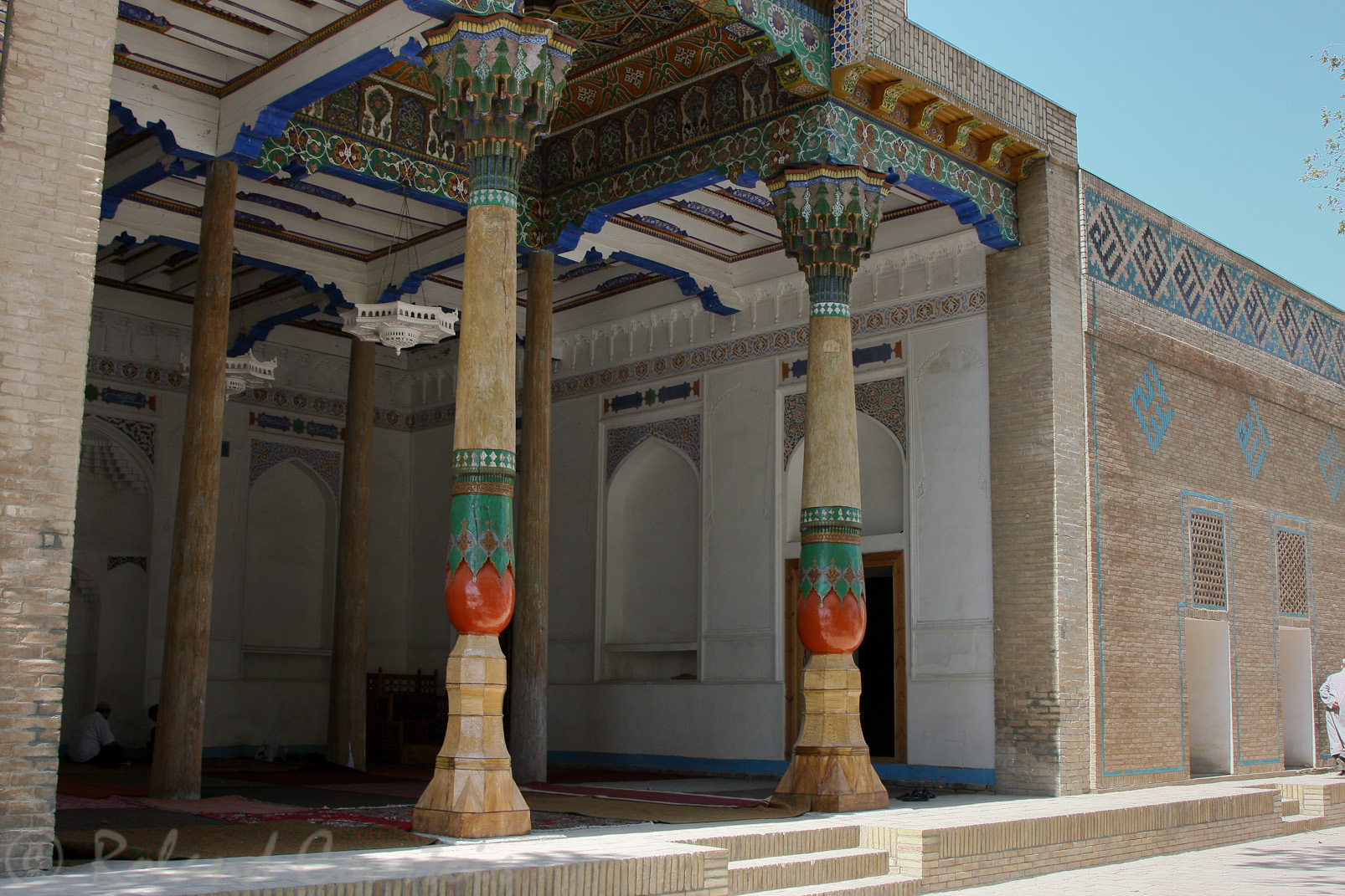 Mosquée Khodja Akar avec ses quatre salles de prières pour chaque saison.