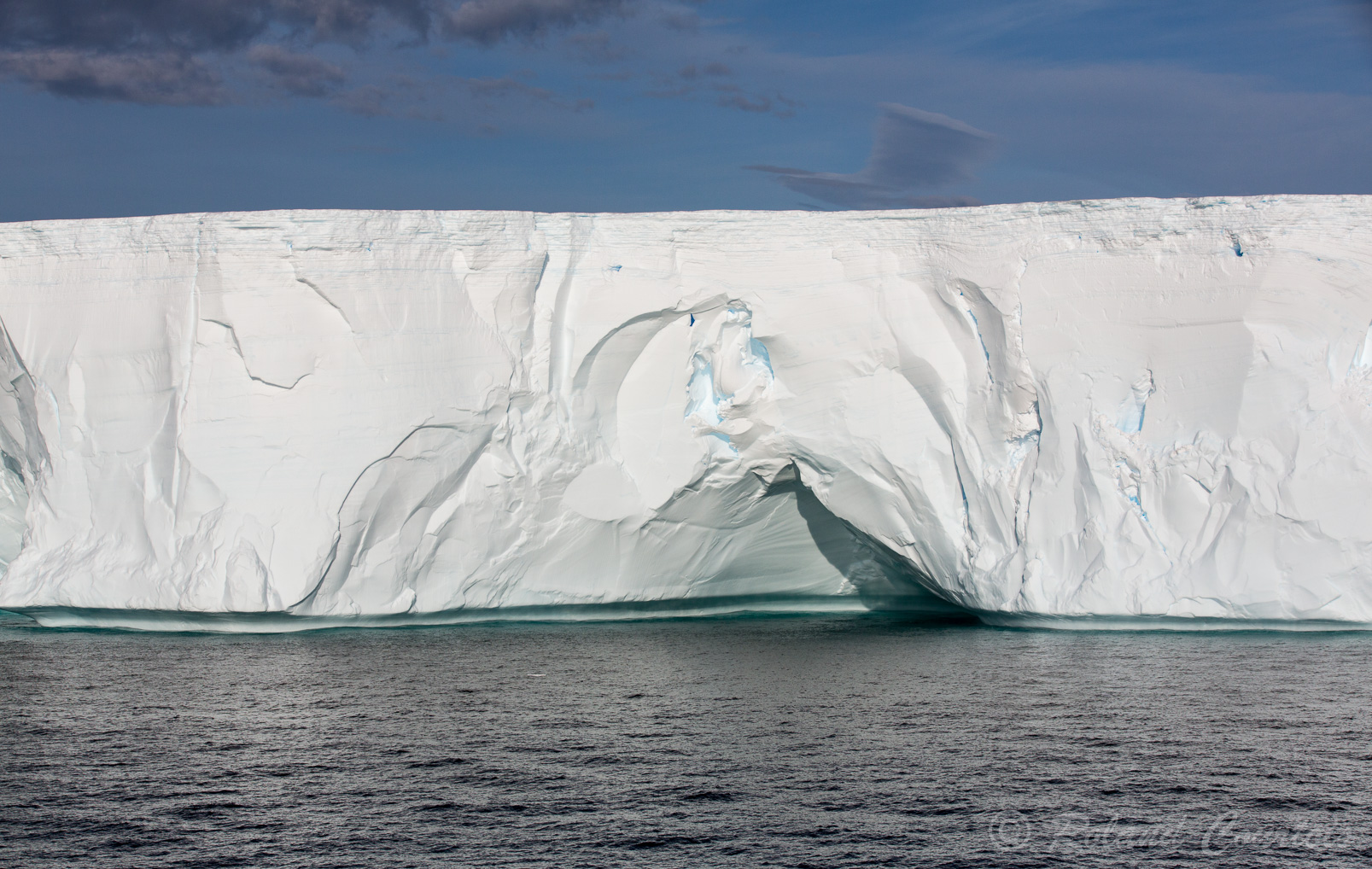 Encore de magnifiques icebergs croisés en quittant les Iles Shetland du Sud
