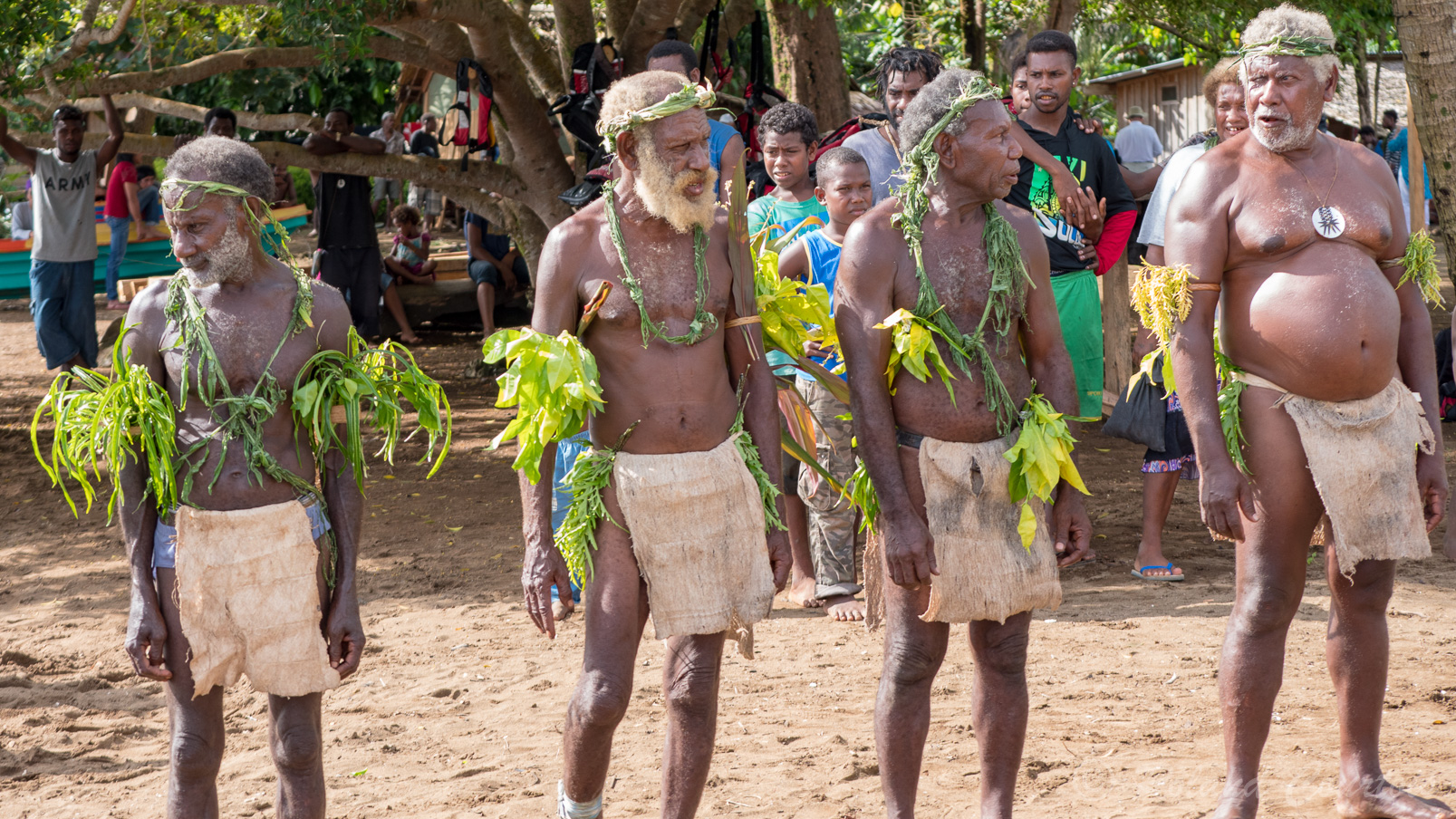 Spectacle culturel de bienvenue par l'ethnie Tanema.