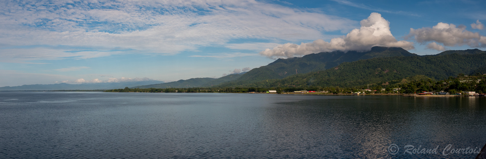 Alotau, capitale de Milne Bay, est située sur la côte sud-est de la Papouasie-Nouvelle-Guinée.