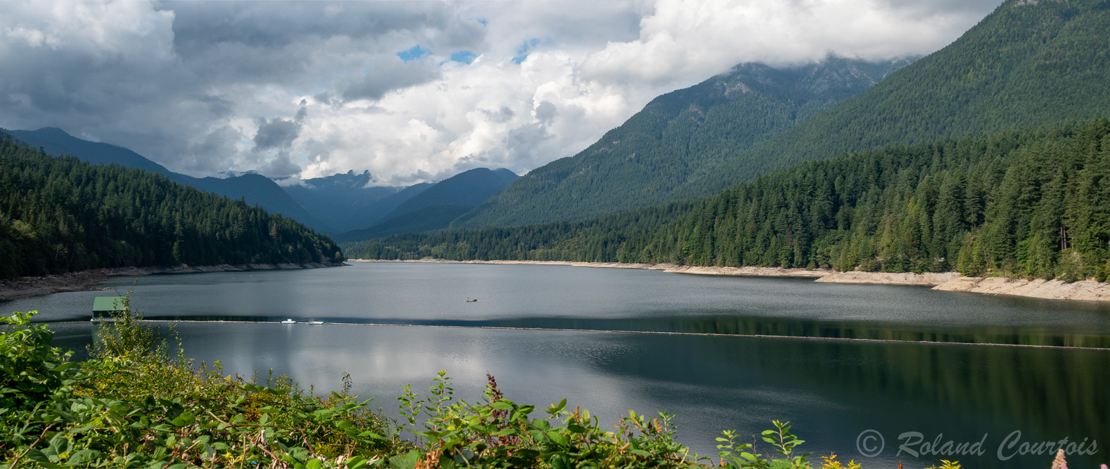Lac de retenue du Barrage Cleveland qui assure l'alimentation en eau de Vancouver.