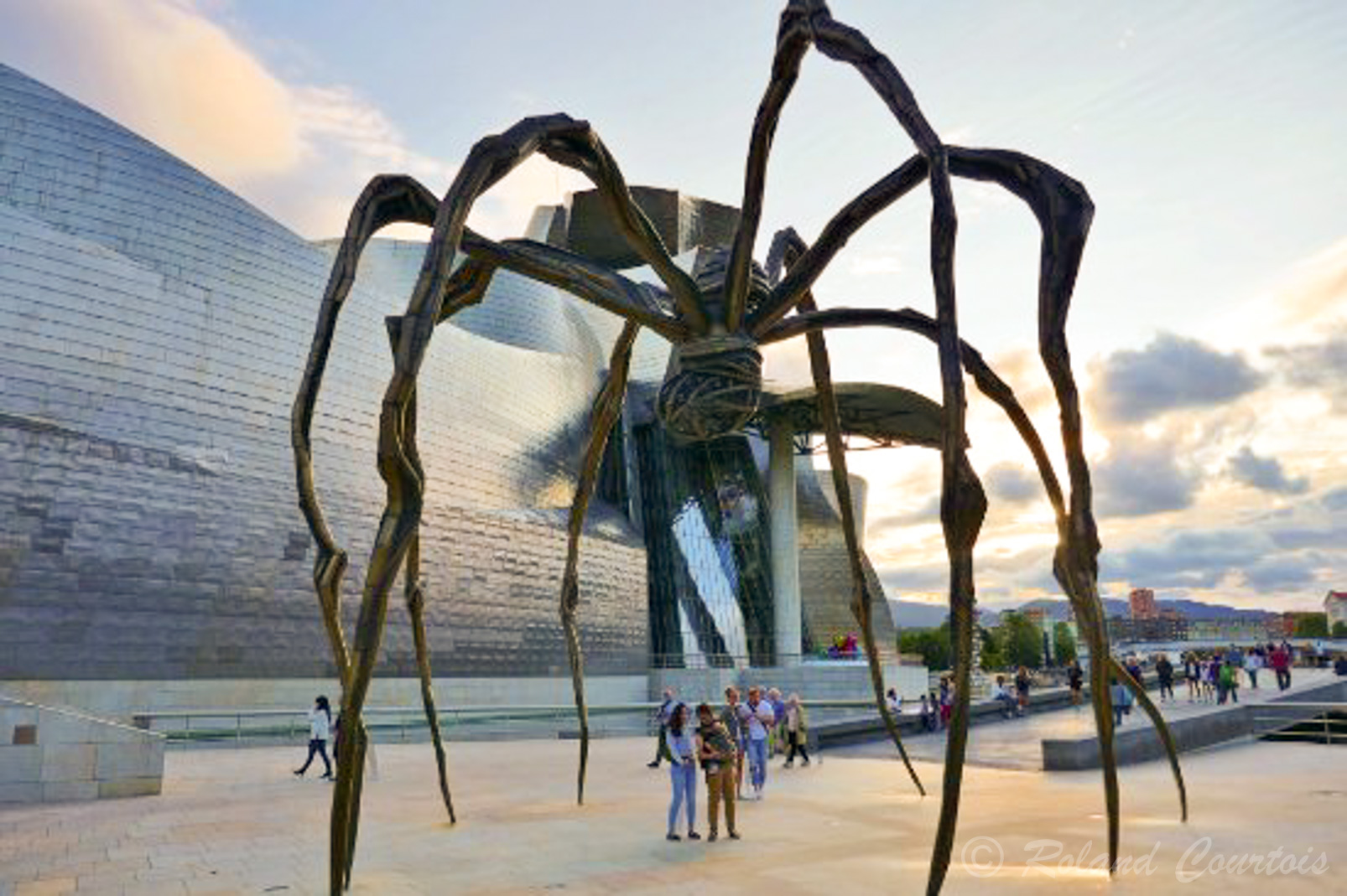 Devant le Musée Guggenheim, "L'Araignée" par Louise Bourgeois