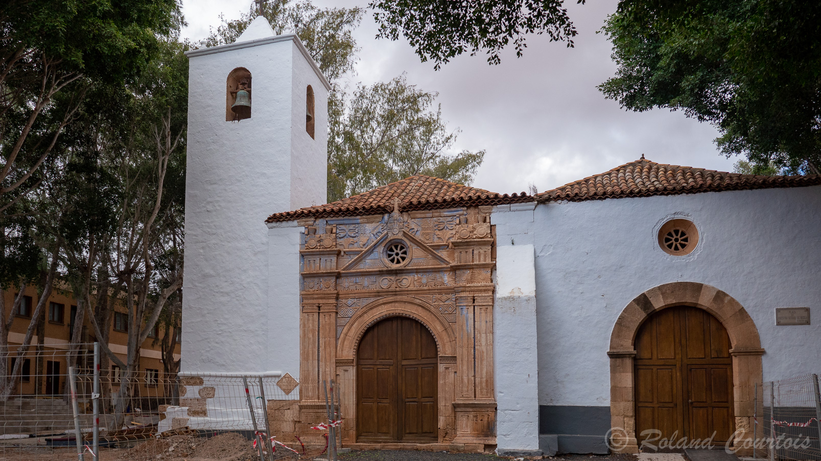 Dans le village de Pájara, son église Notre Dame de Regla.