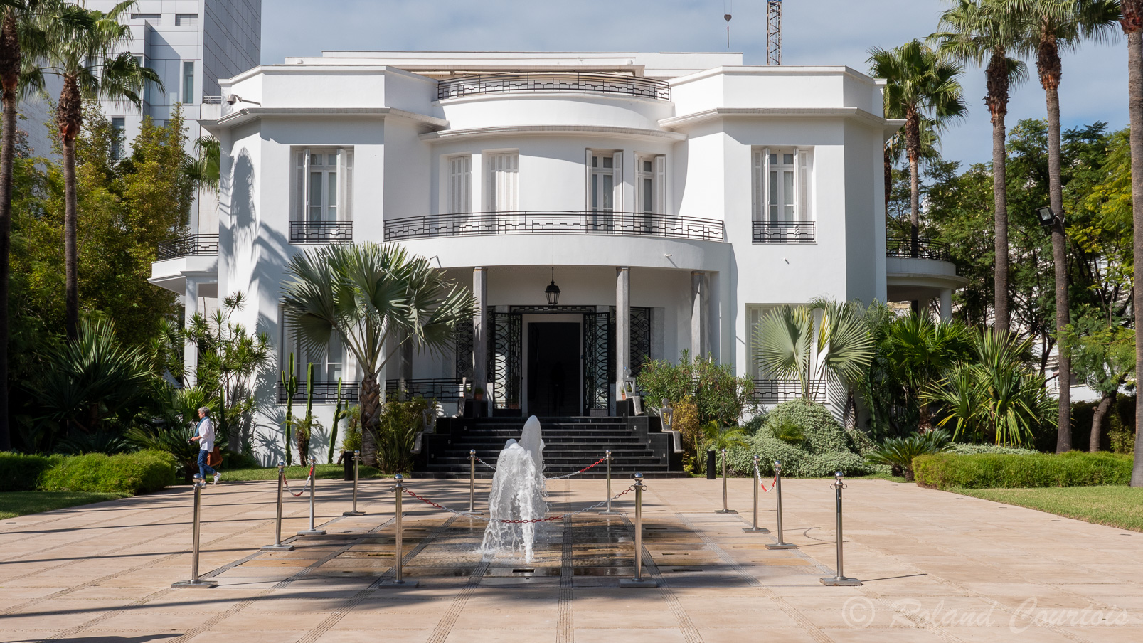 Villa des Arts,dans un bâtiment Art déco, cette galerie des années 1930 organise des expositions d’artistes contemporains marocains et internationaux.