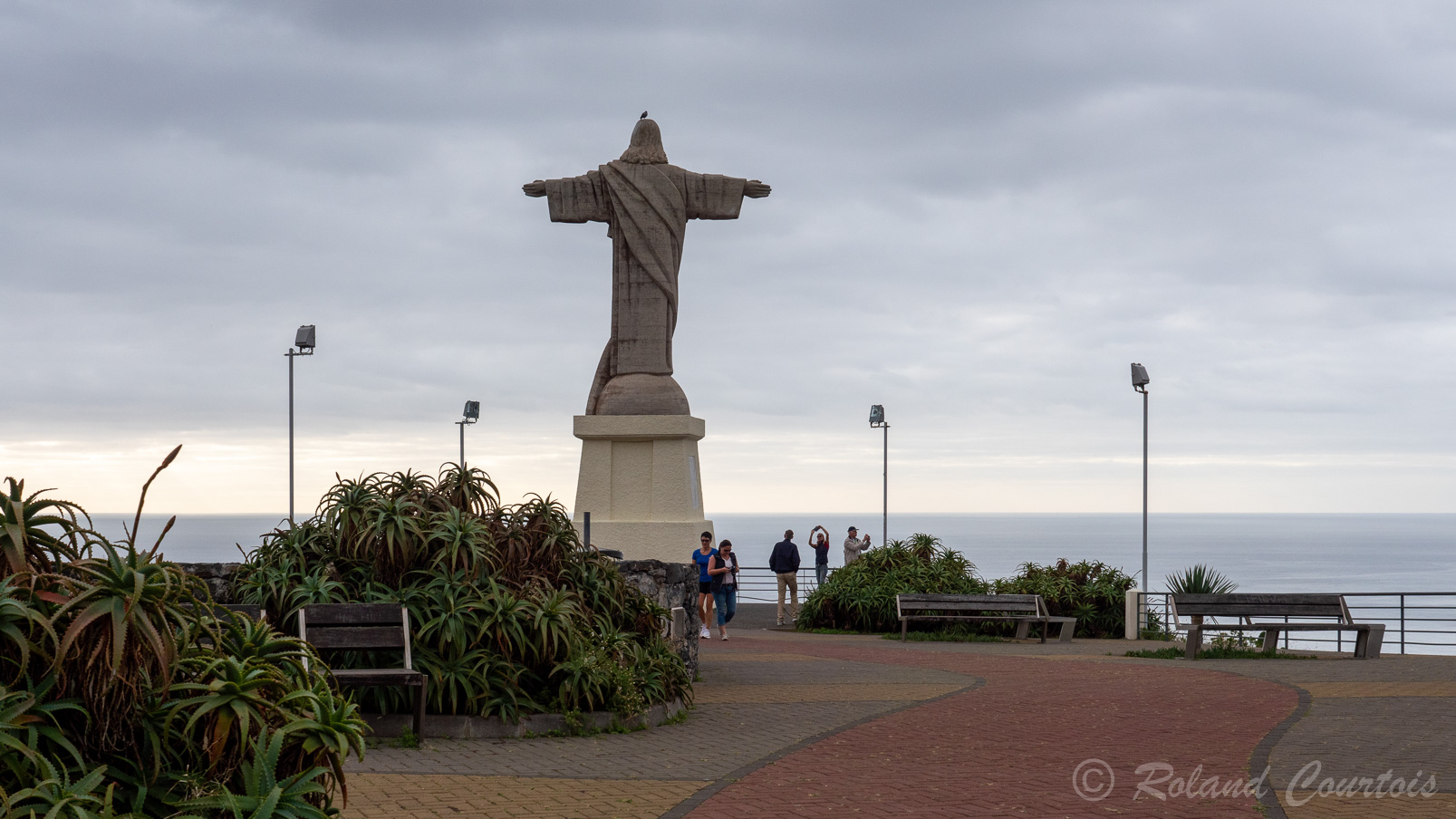 A Ponta do Garajau, Grande statue du Christ Roi , bras ouverts, face à la mer.
