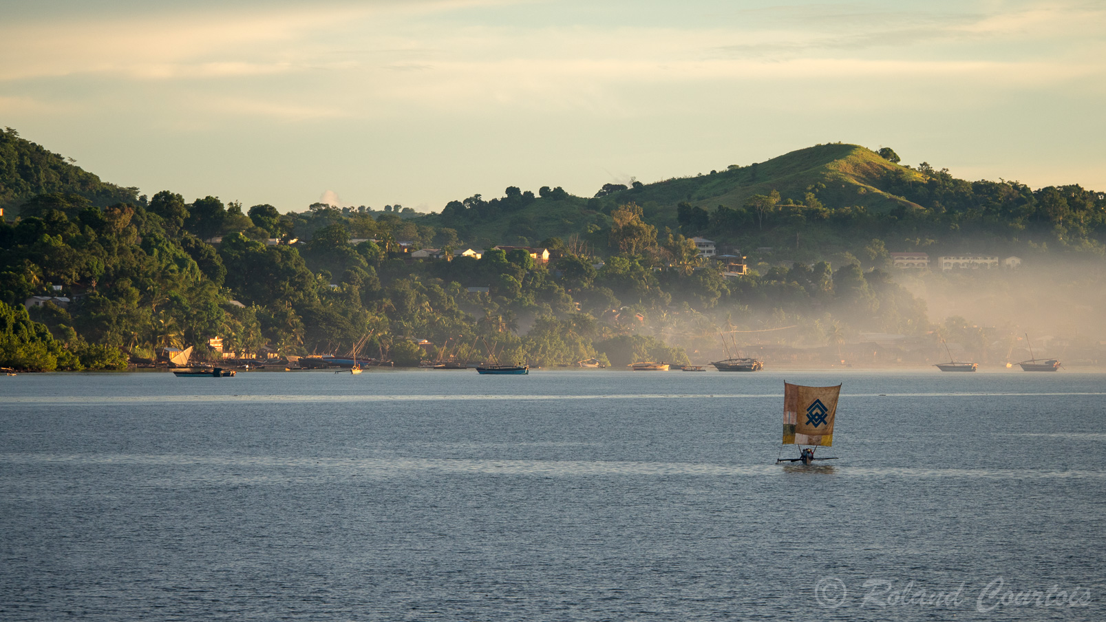 Au petit matin devant Nosy Be à Madagascar.