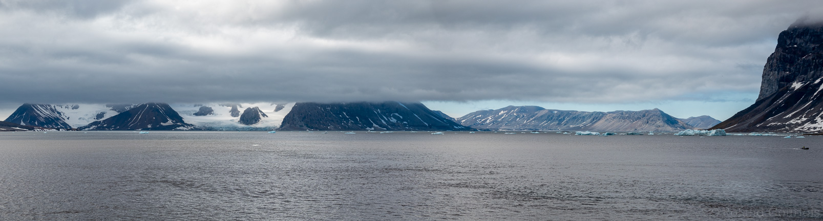 Dans le Fjord d'Hornsund,....