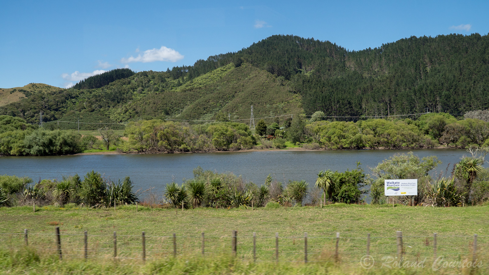 La route longe la rivière Waikato (rivière encore fort polluée par les nitrates et l’arsenic: il est interdit de pécher).