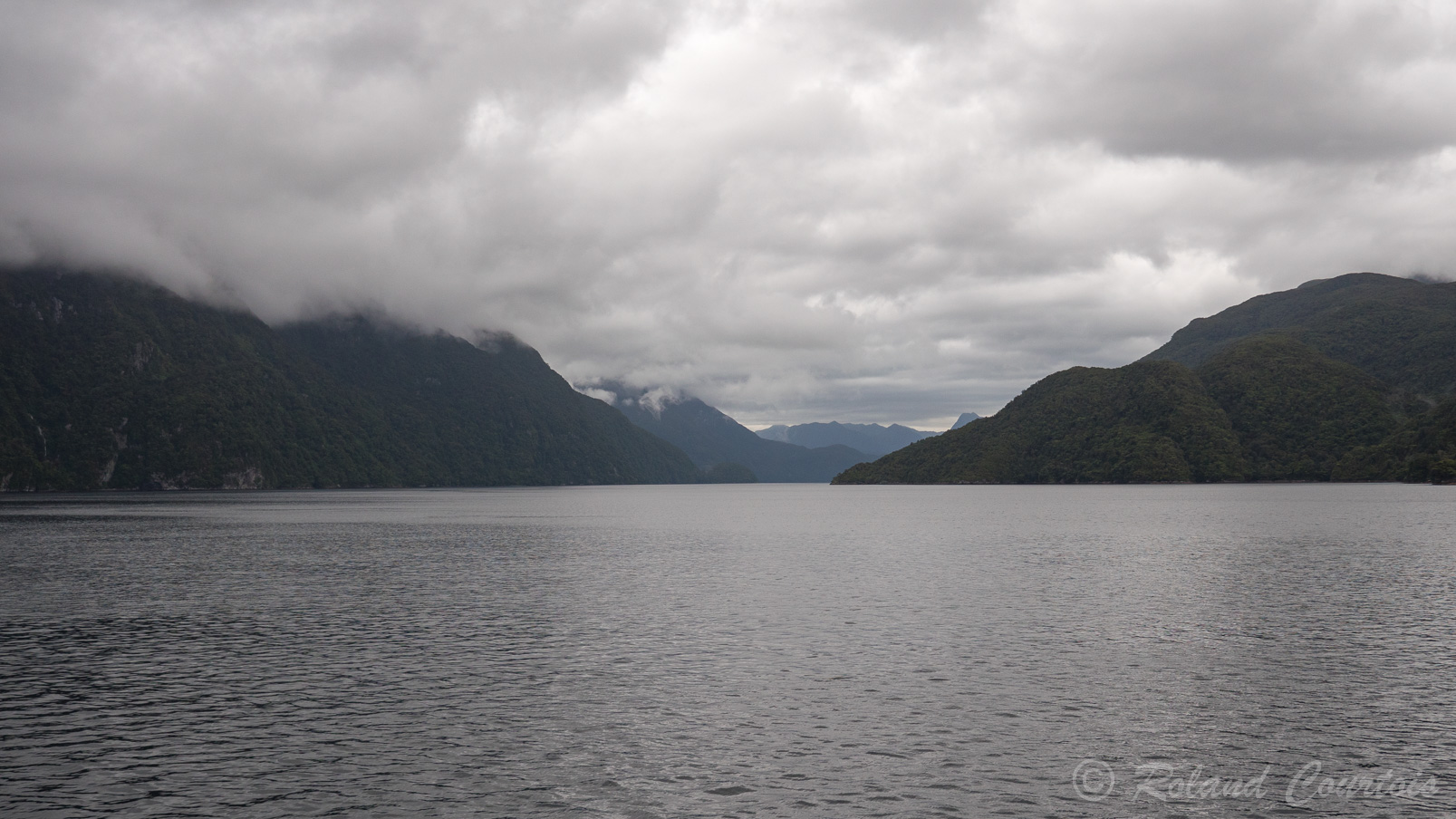 A l'entrée du fjord Dusky Sound.