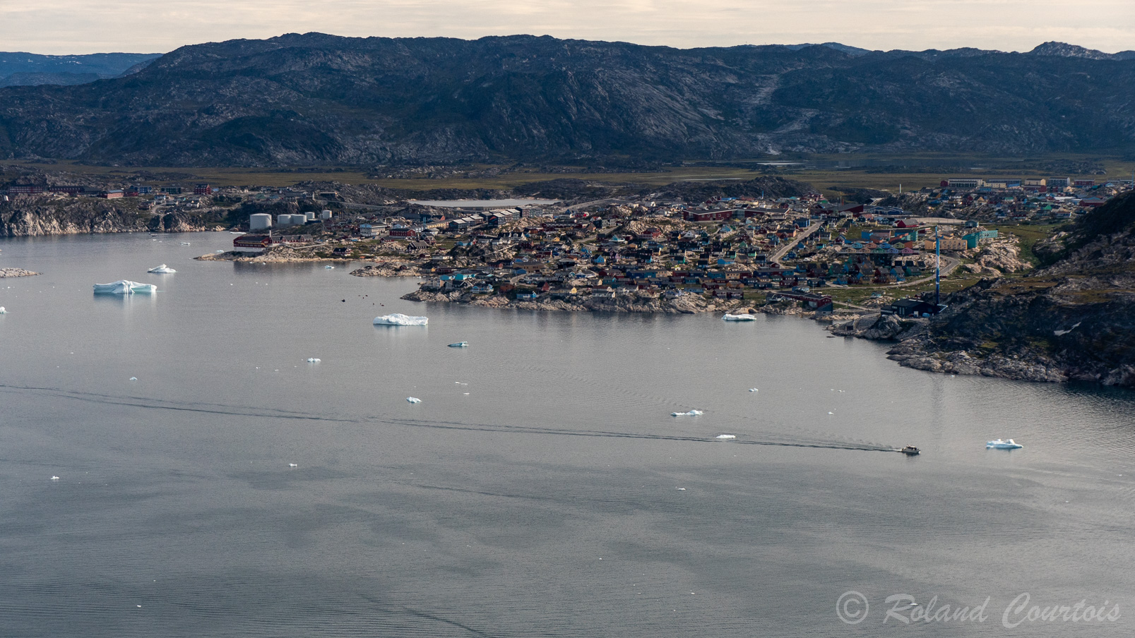 Ilulissat, troisième ville du Groenland, compte environ 4 600 habitants.