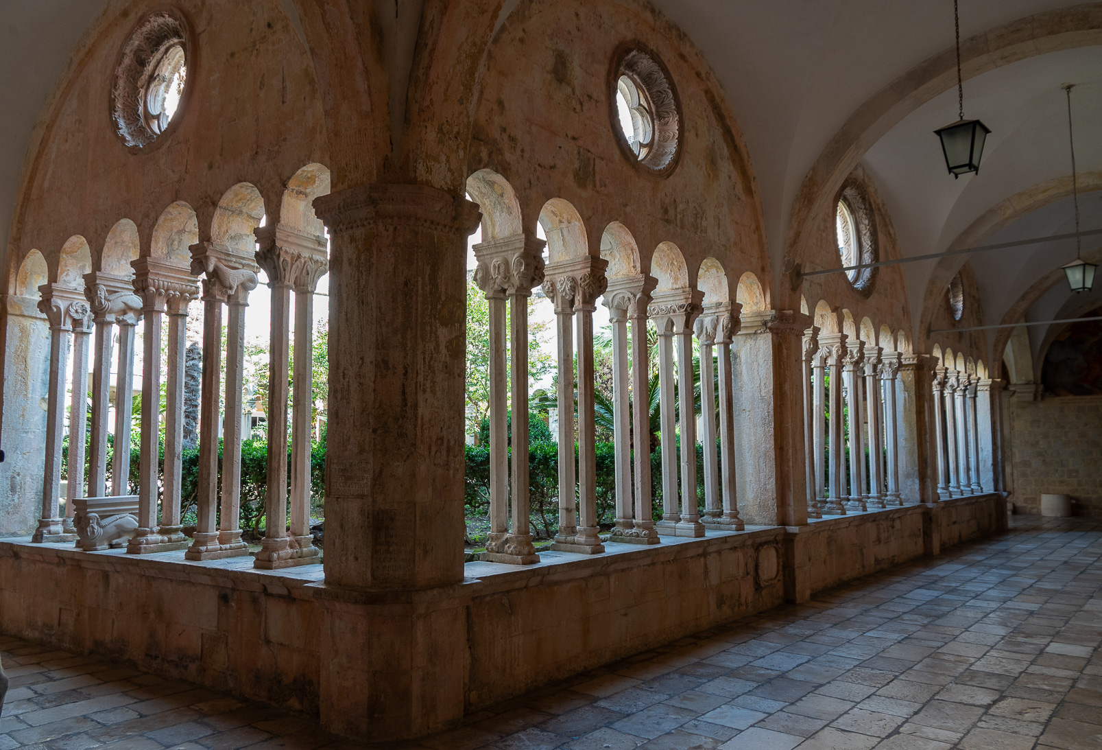 Cloître du monastère franciscain.