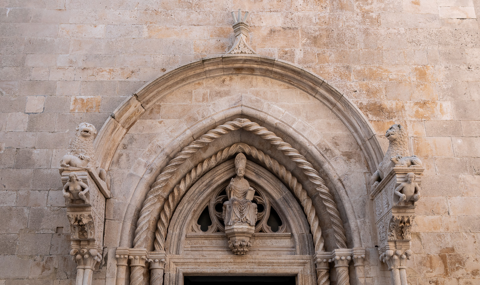 Facade de la cathédrale Saint Marc.