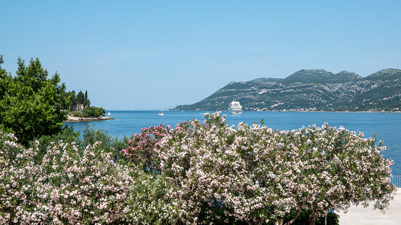 Le Lyrial devant Korcula.