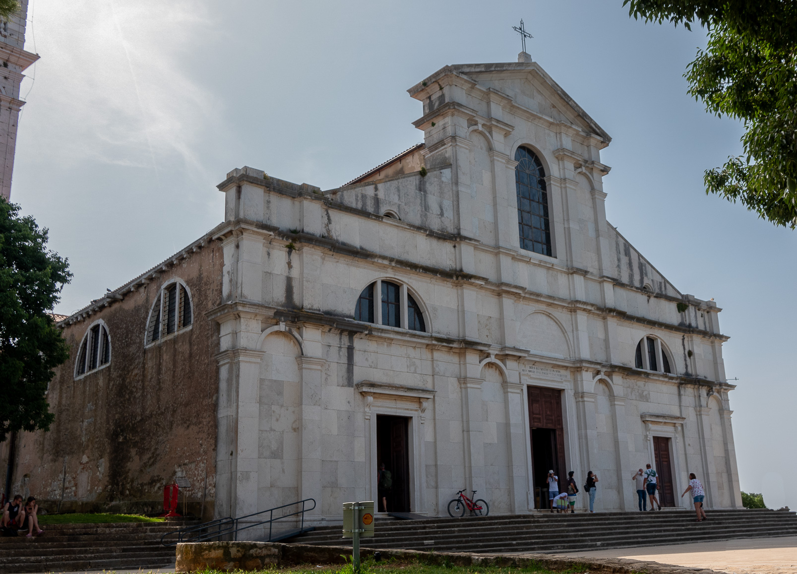 Cathédrale Sainte-Euphémie, datant du VIIIè siècle.