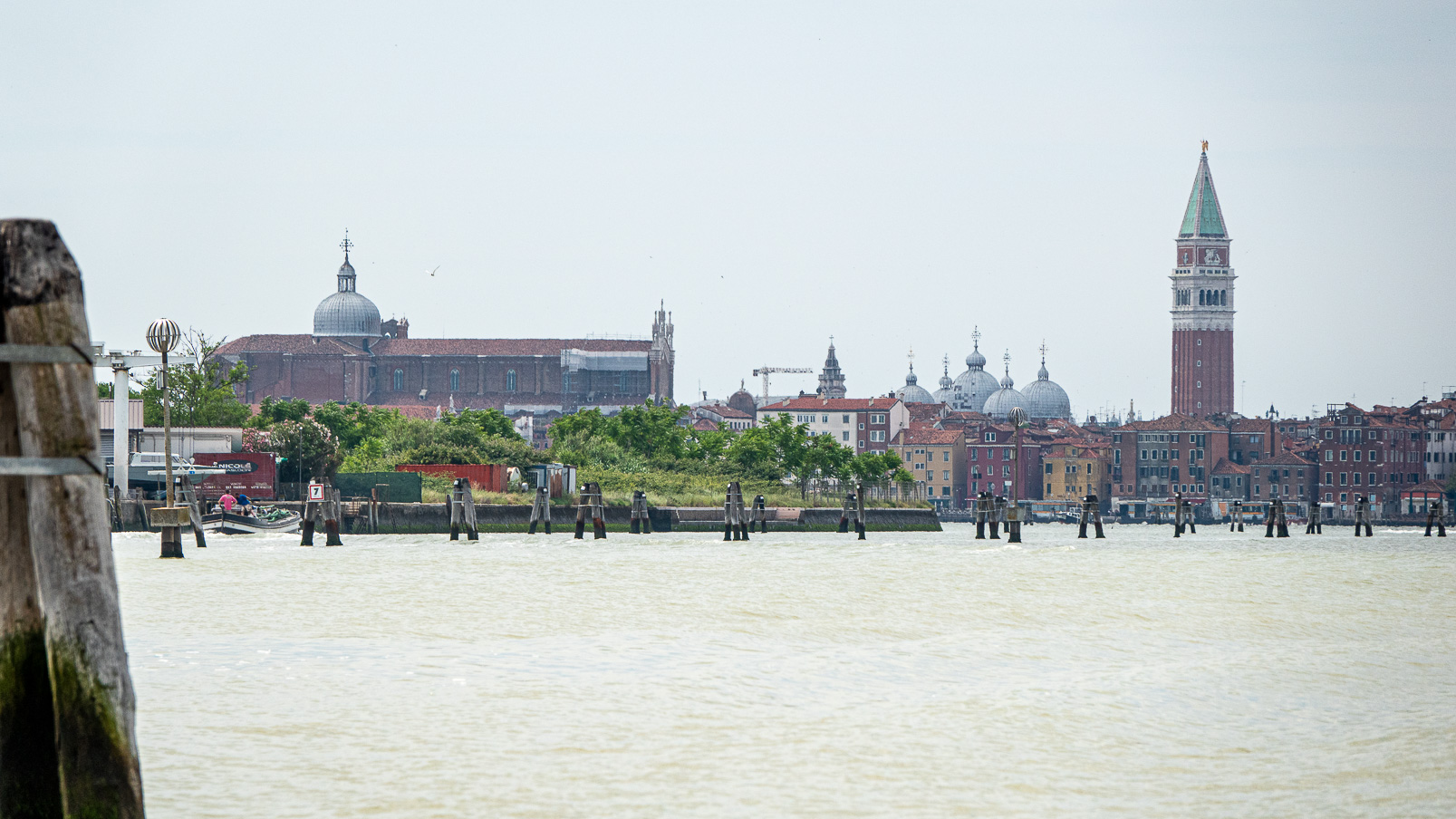 Première vue sur le centre de Venise.